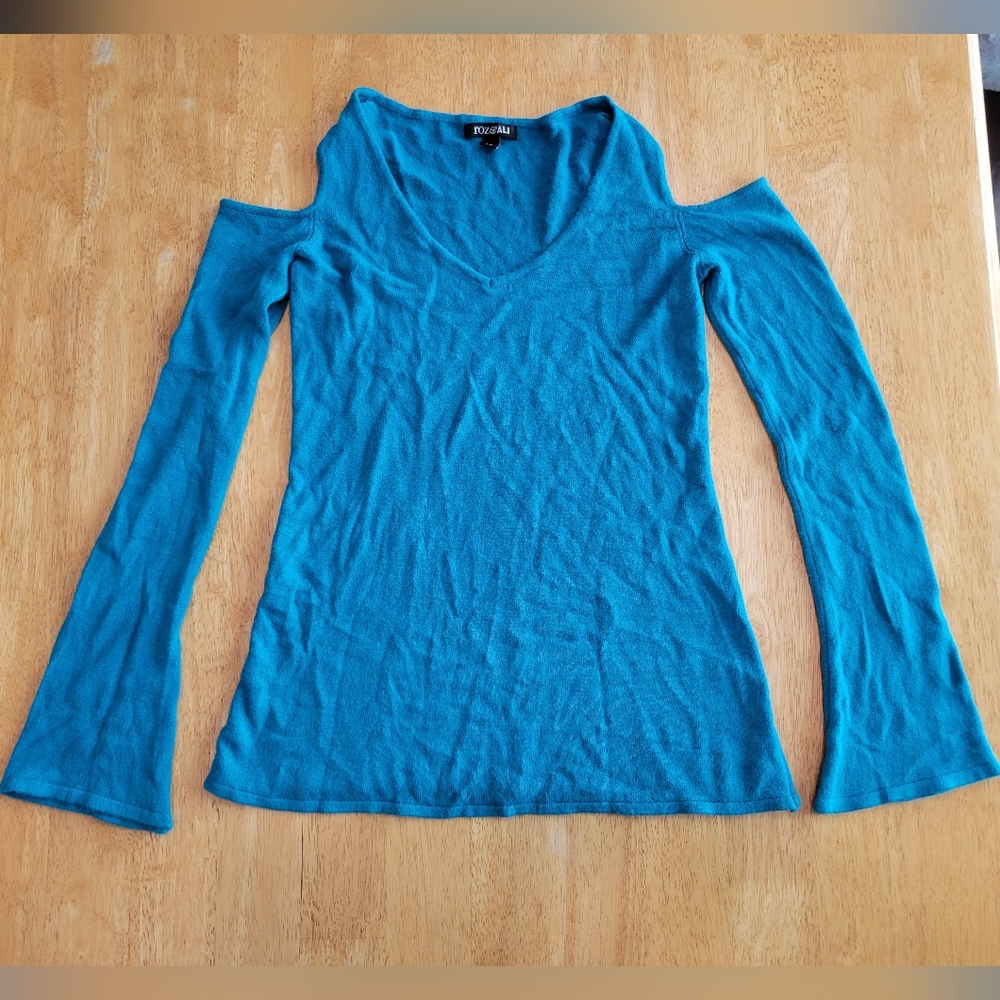 Roz & Ali teal blue cold shoulder sweater top blouse shirt